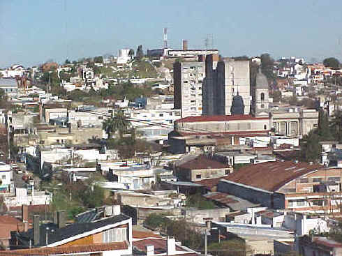 Imagen de parte del centro, Parroquia Inmaculada y al fondo Cerro Marconi, tomada desde el Cerro del Marco
