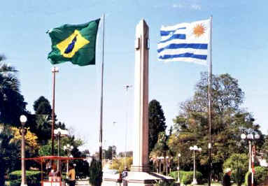 BANDERAS PARQUE.02.jpg (27940 bytes)