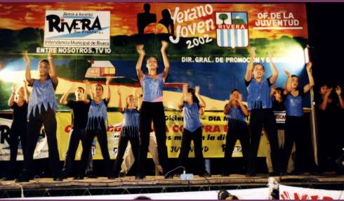 vjoven2002foto01.jpg (26747 bytes)